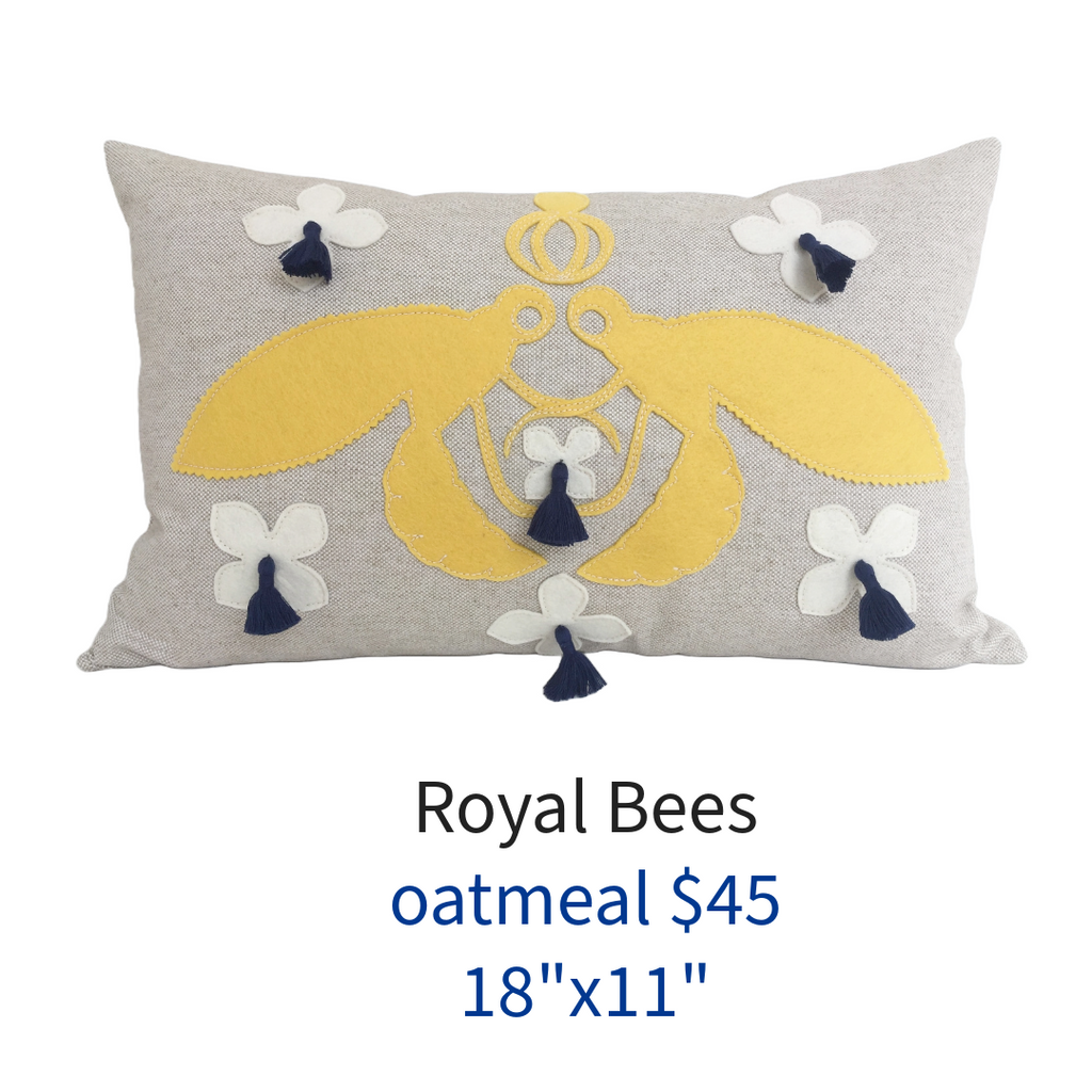 Royal Bees Pillow - Oatmeal